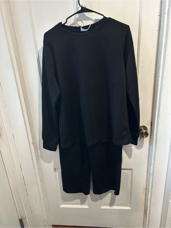 Wiholl Other - Black Long-Sleeve Top and Matching Shorts Set new with tag
